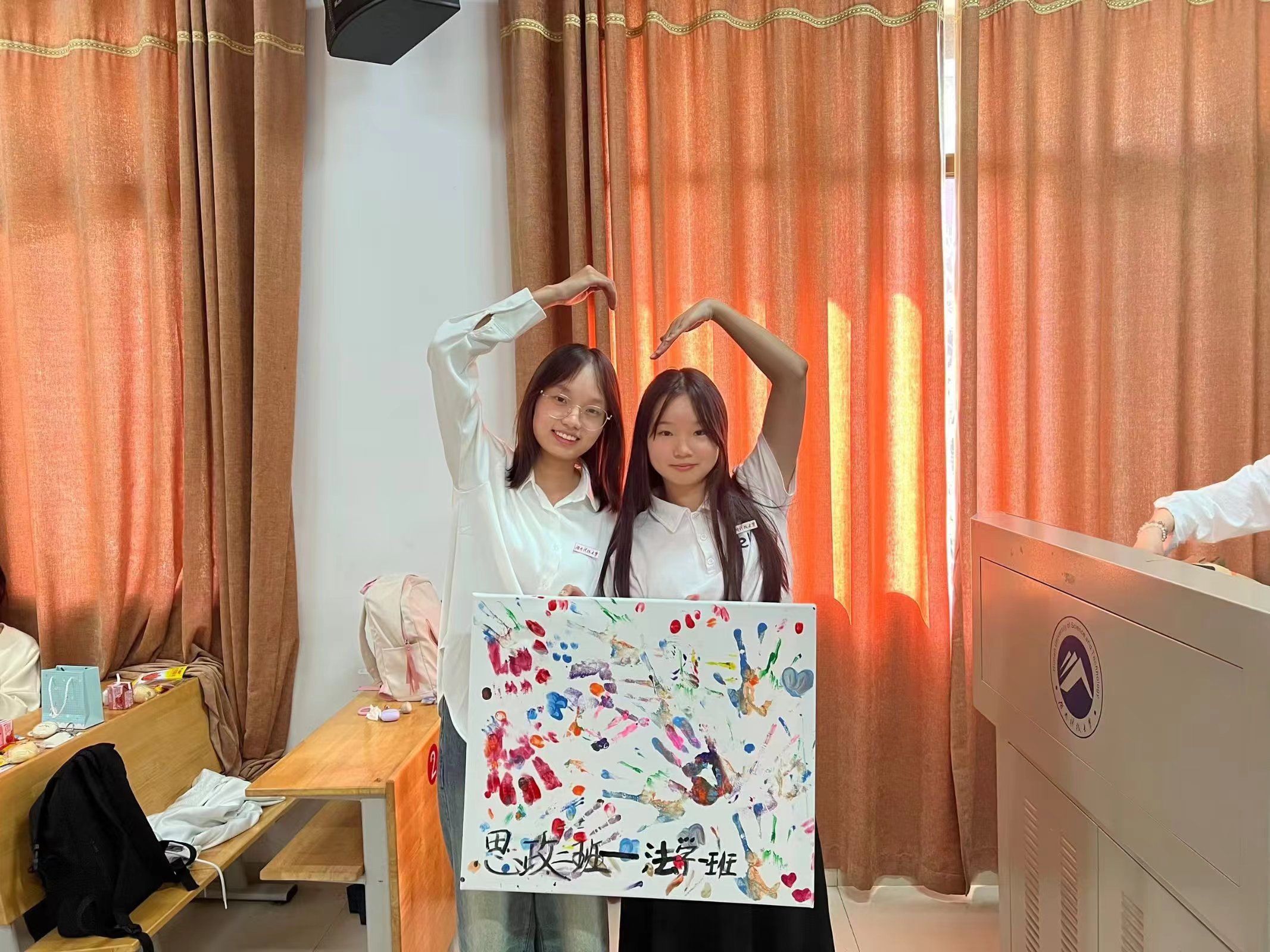 0b83f4dfc13749de88ee3f34fe831afd.jpg 0b83f4dfc13749de88ee3f34fe831afd.jpg