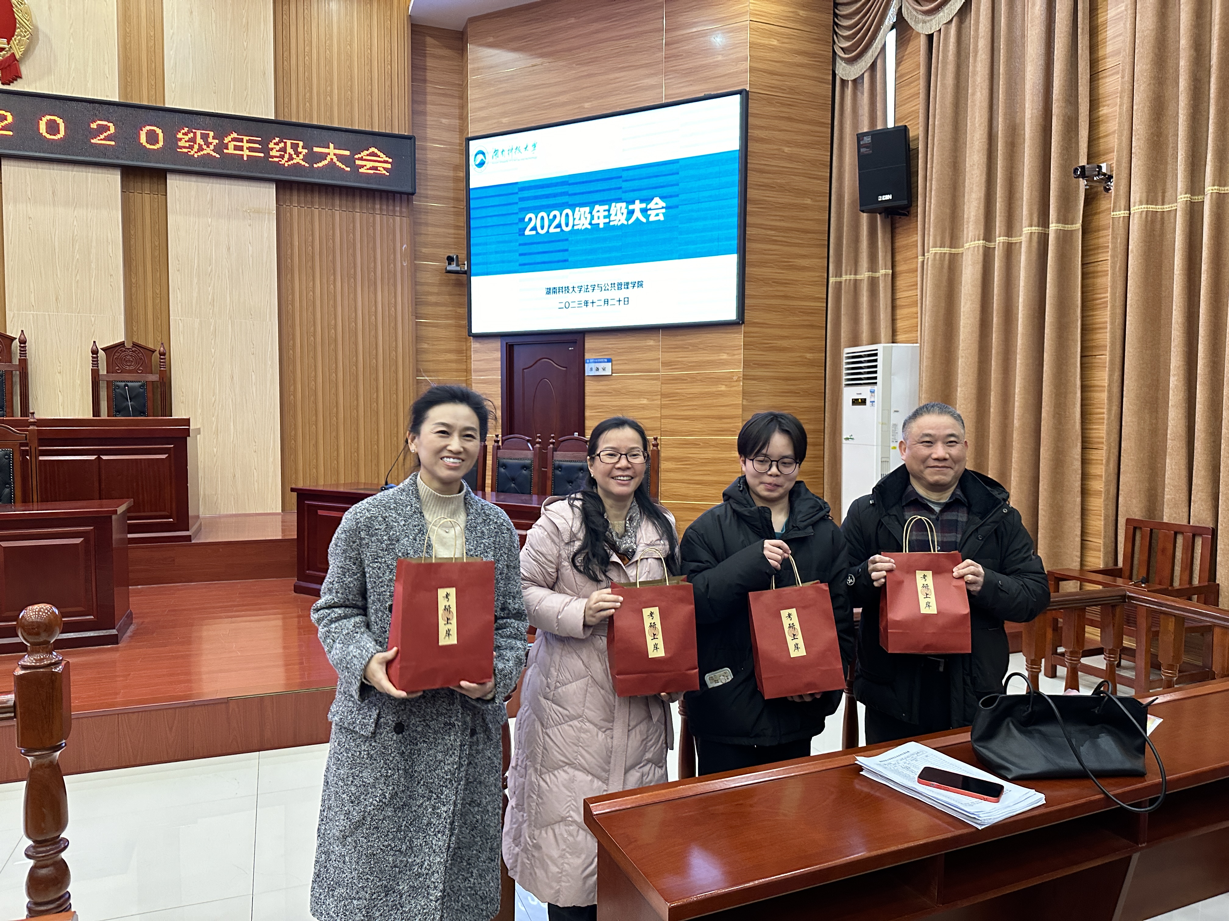 df5d63b19941473ba82c3930599ece18.jpg df5d63b19941473ba82c3930599ece18.jpg